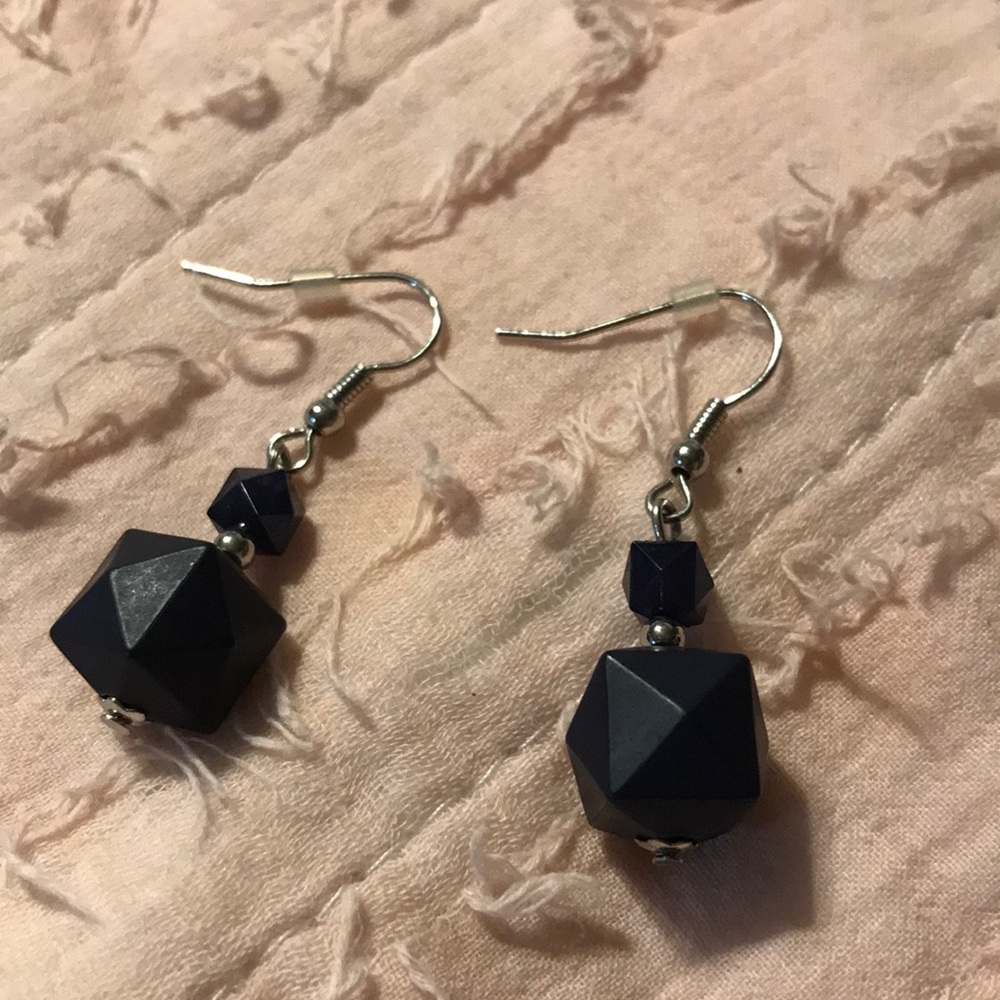 Blue beaded necklace and earrings set - Picture 4 of 5